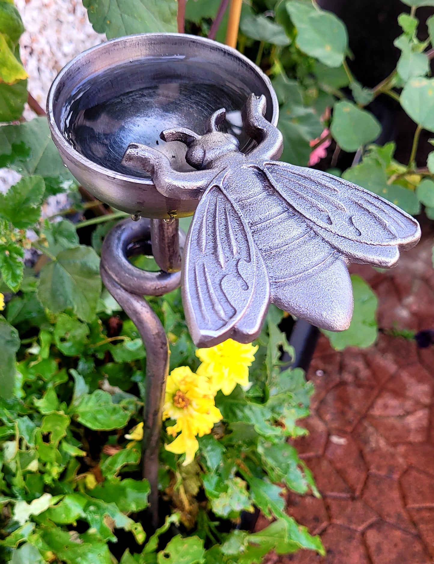 Rusty Bee Rain Catcher Single