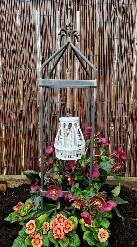 Rusty Hanging Lantern Obelisk